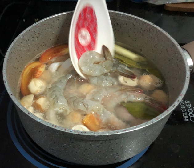 タイ料理レシピと作り方　トムヤムクンを簡単に　イサーン地方出身奥様監修