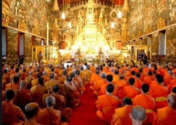 タイの祝日7月三宝節（アサラハ・ブーチャ）と入安居（カオパンサー）